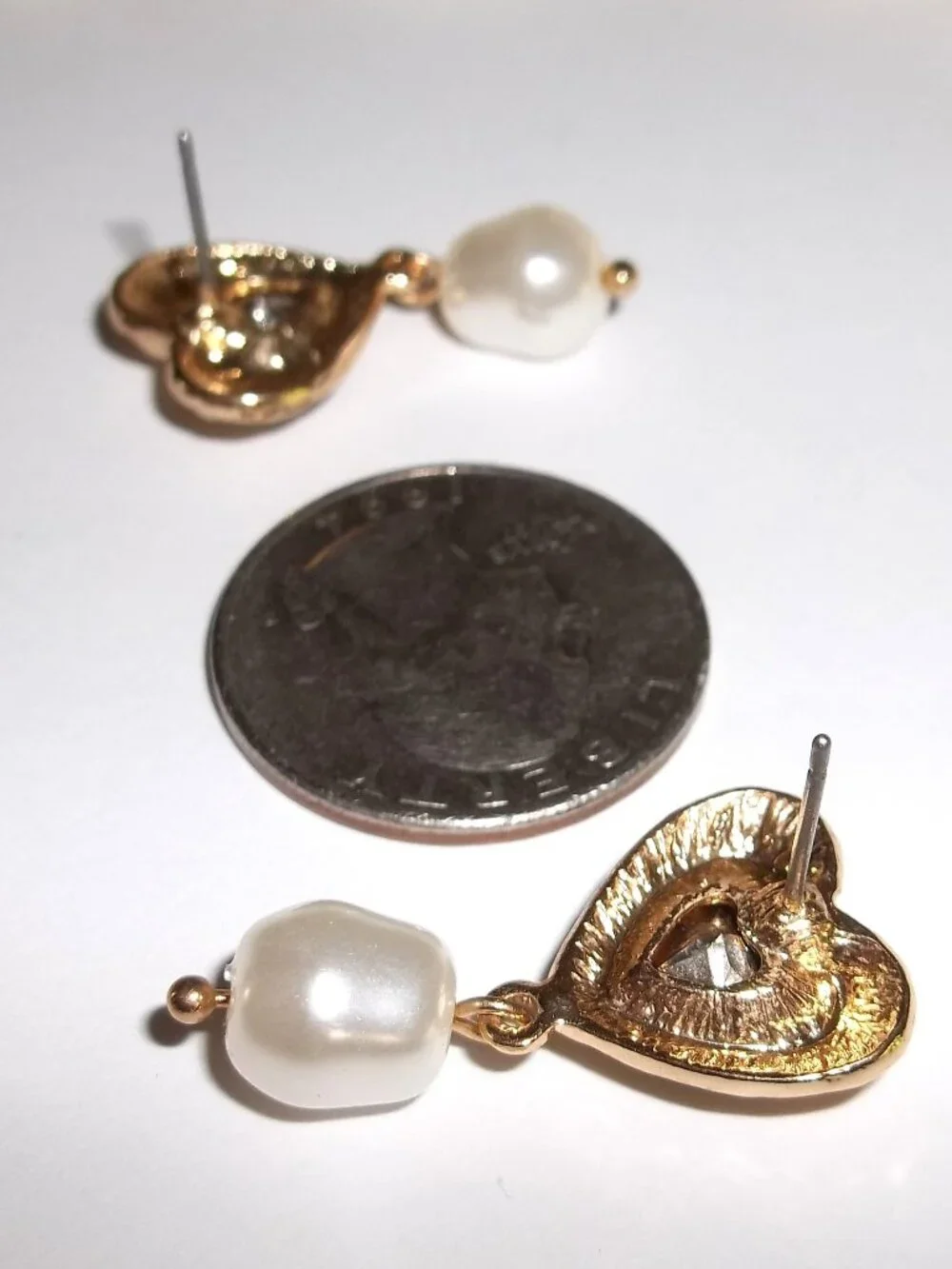 Heart Stud Earring with Grey Rhinestone and White Faux Pearl Drop Gold Tone D850